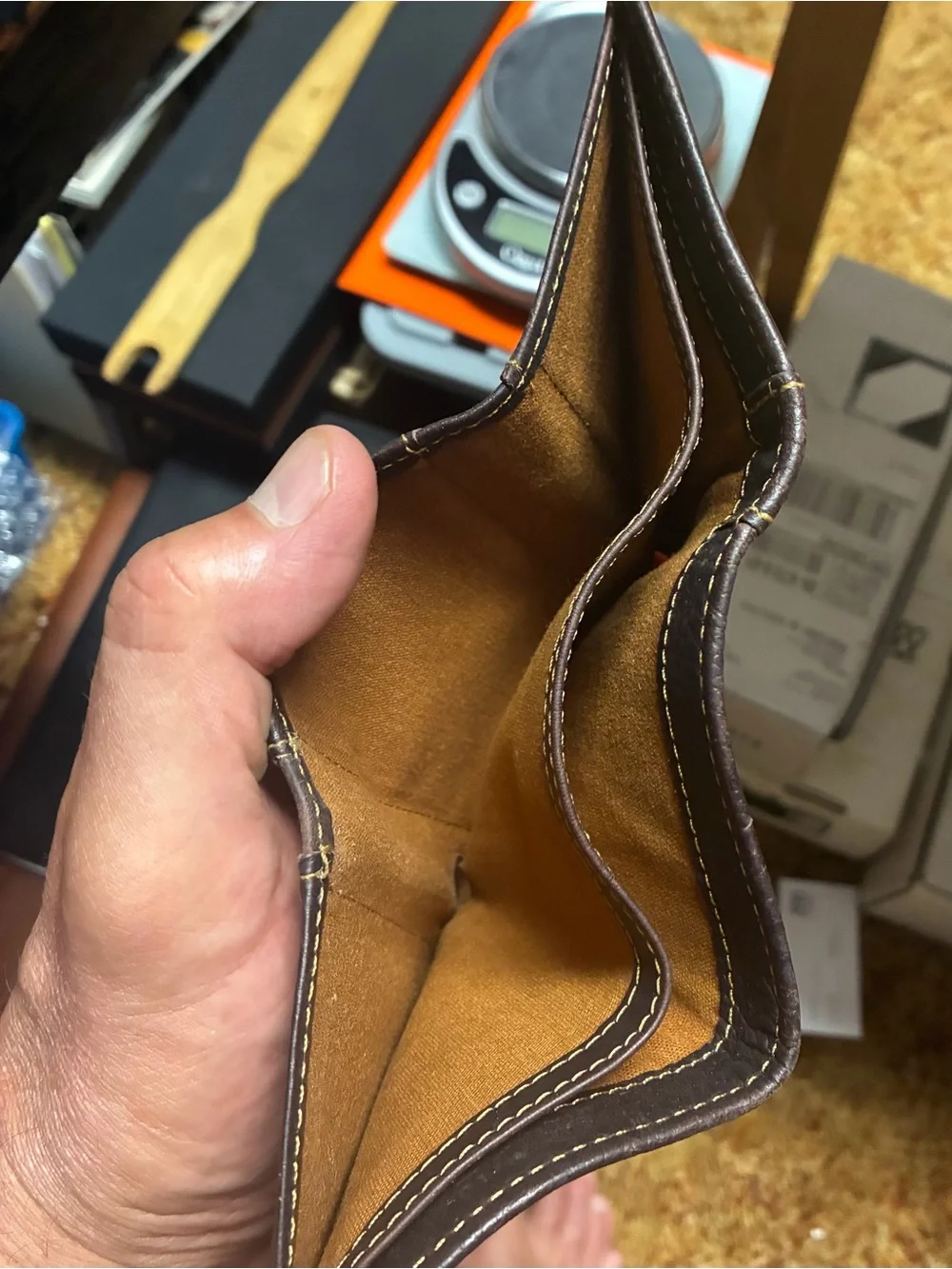 Carhartt Men’s Leather Bifold Wallet Brown Black Genuine Leather w/ Original Tin